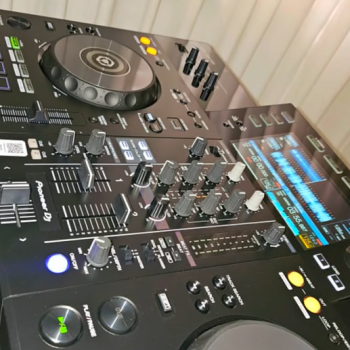 דיג'יי תקליטנית לבר ואירועים