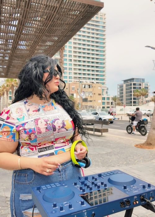 תקליטנית ברים בירושלים