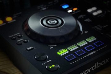 תקליטנית ברים מקצועית