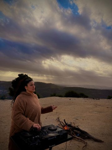 דיג'יי תקליטנית לבר ואירועים