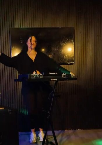 תקליטנית למסיבת רווקות